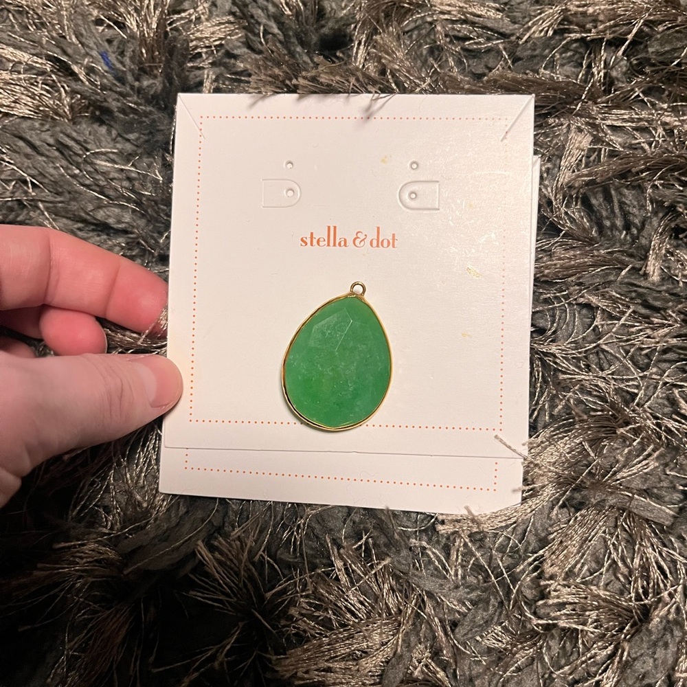 Stella and Dot green pendant